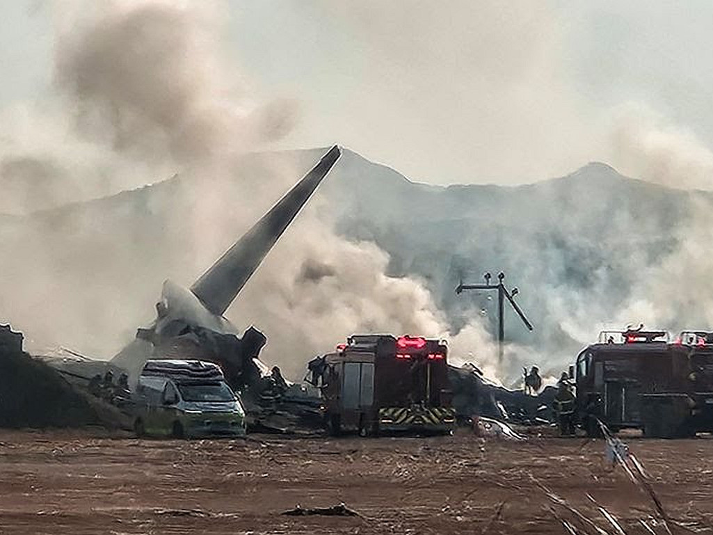 Samo dva člana posade preživjela pad aviona, svi putnici poginuli