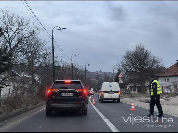 Video: Saobraćajna nesreća u Hotonju, velike gužve na ovoj dionici