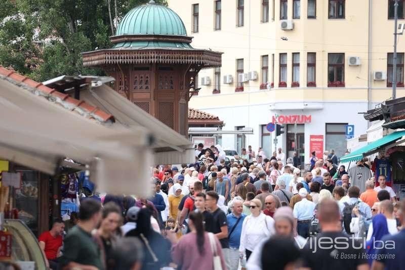 Sarajevo puno turista: Popunjeno 80 posto soba