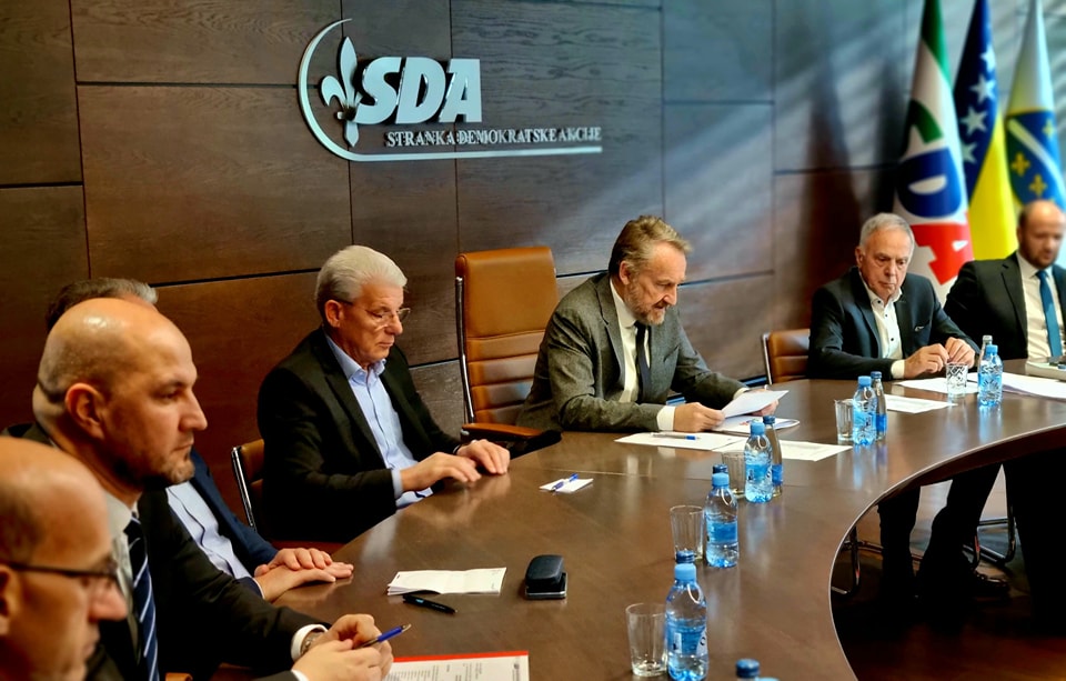 SDA: Dogovor Trojke, SNSD-a i HDZ-a na Dodikovom privatnom imanju nova opasnost za državu