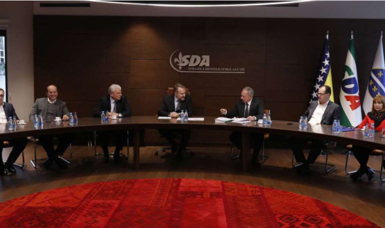 SDA: Kupovinom zgrade za UIO Trojka finansira Dodikov secesionizam