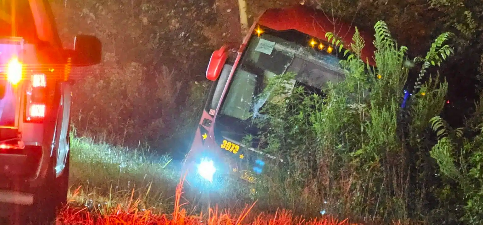 Sedam poginulih u prevrtanju autobusa u Mississippiju, među poginulim braća i sestra