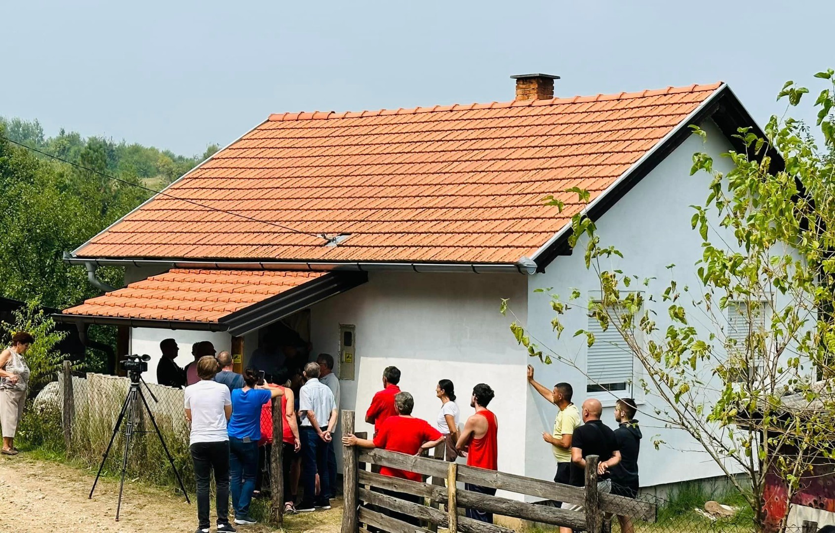 Selo kod Lukavca: Jedna žena nađena svezana, druga nestala