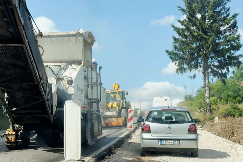 Širom BiH oprez zbog poledice na putevima, radovi se izvode na brojnim dionicama