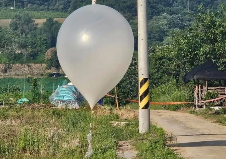 Sjeverna Koreja lansirala gotovo 350 balona sa smećem ka Južnoj Koreji