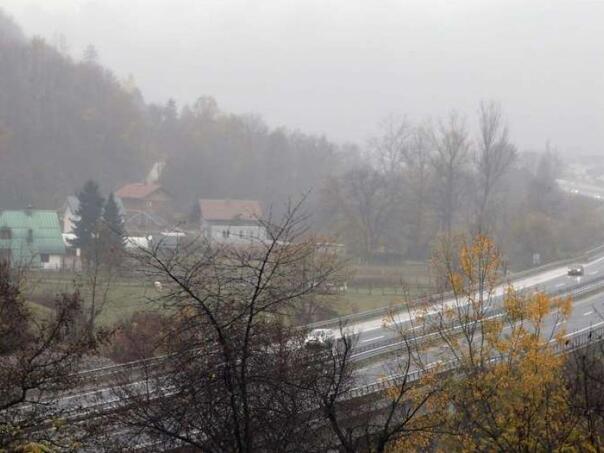 Smanjena vidljivost zbog magle na pojedinim dionicama