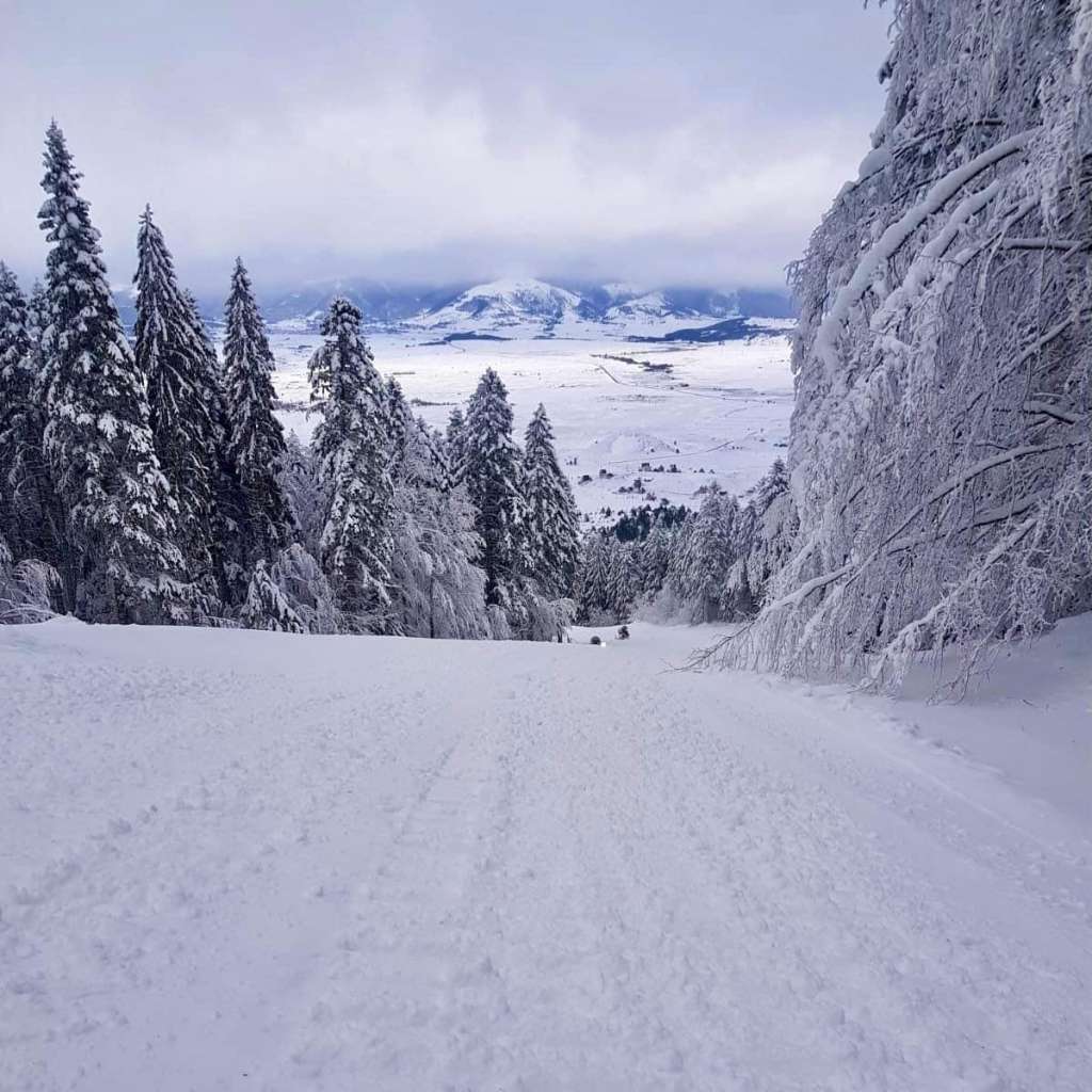 Snijeg pao na Kupresu, uskoro otvaranje skijaške sezone