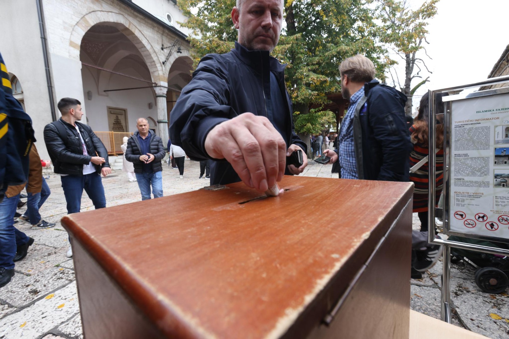 Solidarnost i zajedništvo: Organizovana sergija za stanovništvo pogođeno poplavama