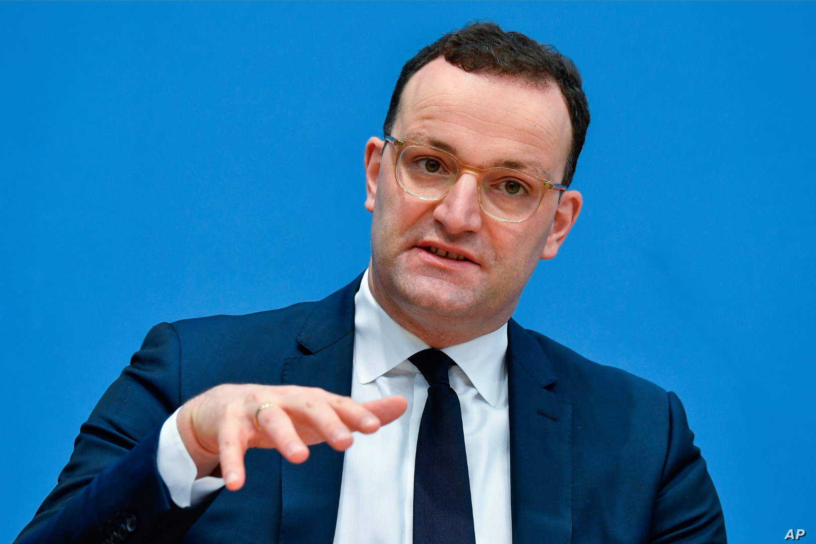 Spahn: U Njemačkoj će svi koji žele biti vakcinisani do kraja godine