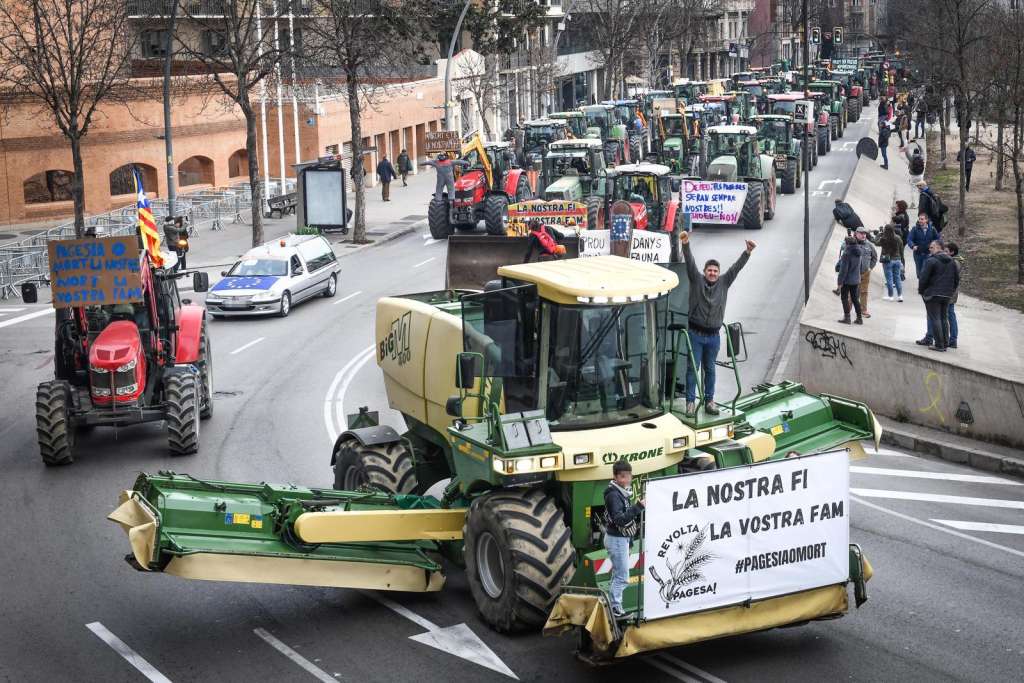 Španski farmeri blokirali autoputeve širom zemlje