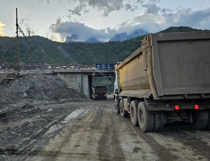 Spasilački timovi i dalje pretražuju ugrožena područja u Jablanici i Konjicu