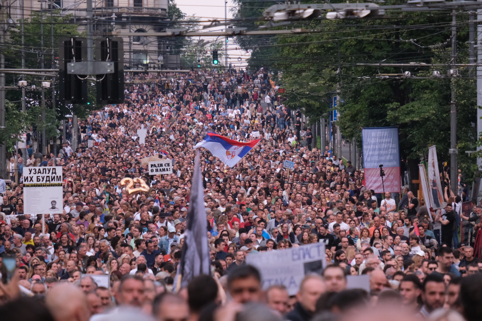 Srbija: Kolona građana kojoj se ne nazire kraj: Biće nas više!