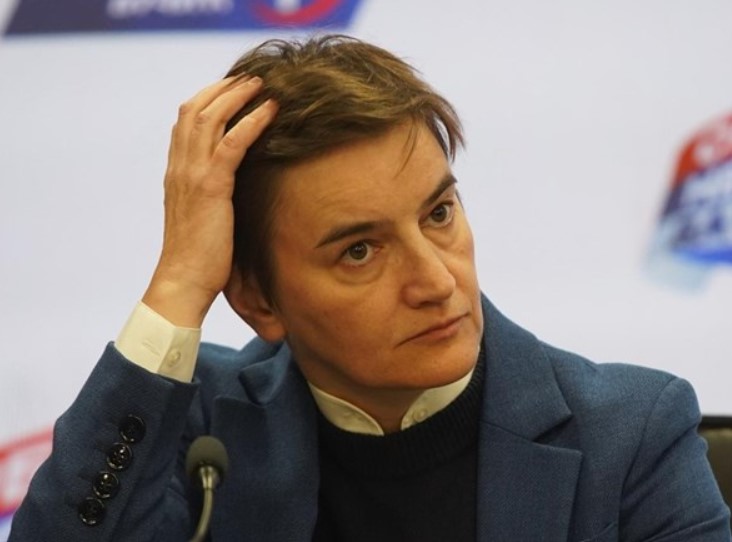 Srpski parlament: Sjednica na rubu fizičkog sukoba, ali bez glasova o Brnabić