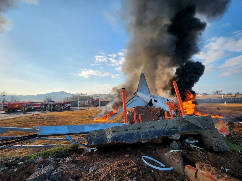 Srušio se avion u Južnoj Koreji, poginuli skoro svi putnici!