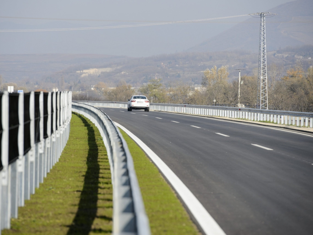 Stanje na cestama u BiH povoljno, kraća zadržavanja na granicama