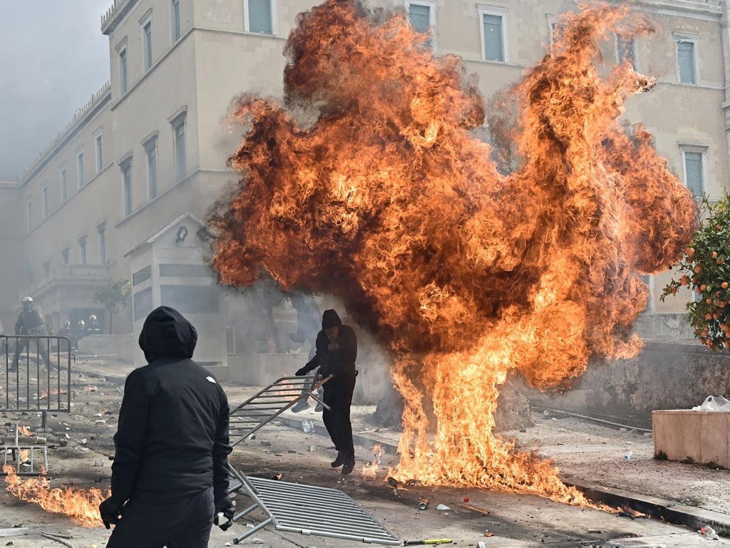 Stotine hiljada ljudi na protestima širom Grčke