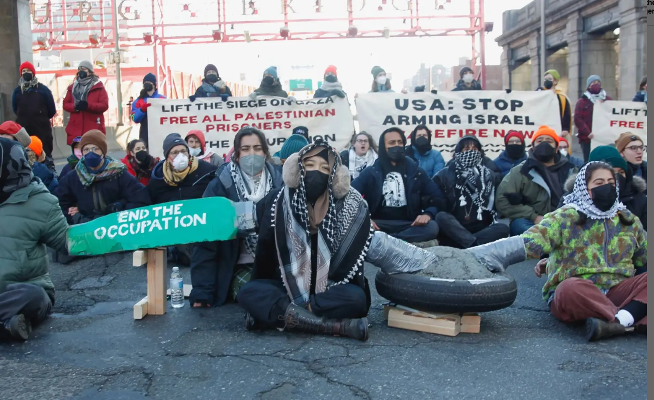 Stotine propalestinskih aktivista uhapšeno zbog blokada mostova i tunela u New Yorku