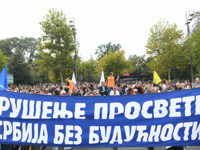 Štrajk u školama širom Srbije, sindikati protestuju u Beogradu