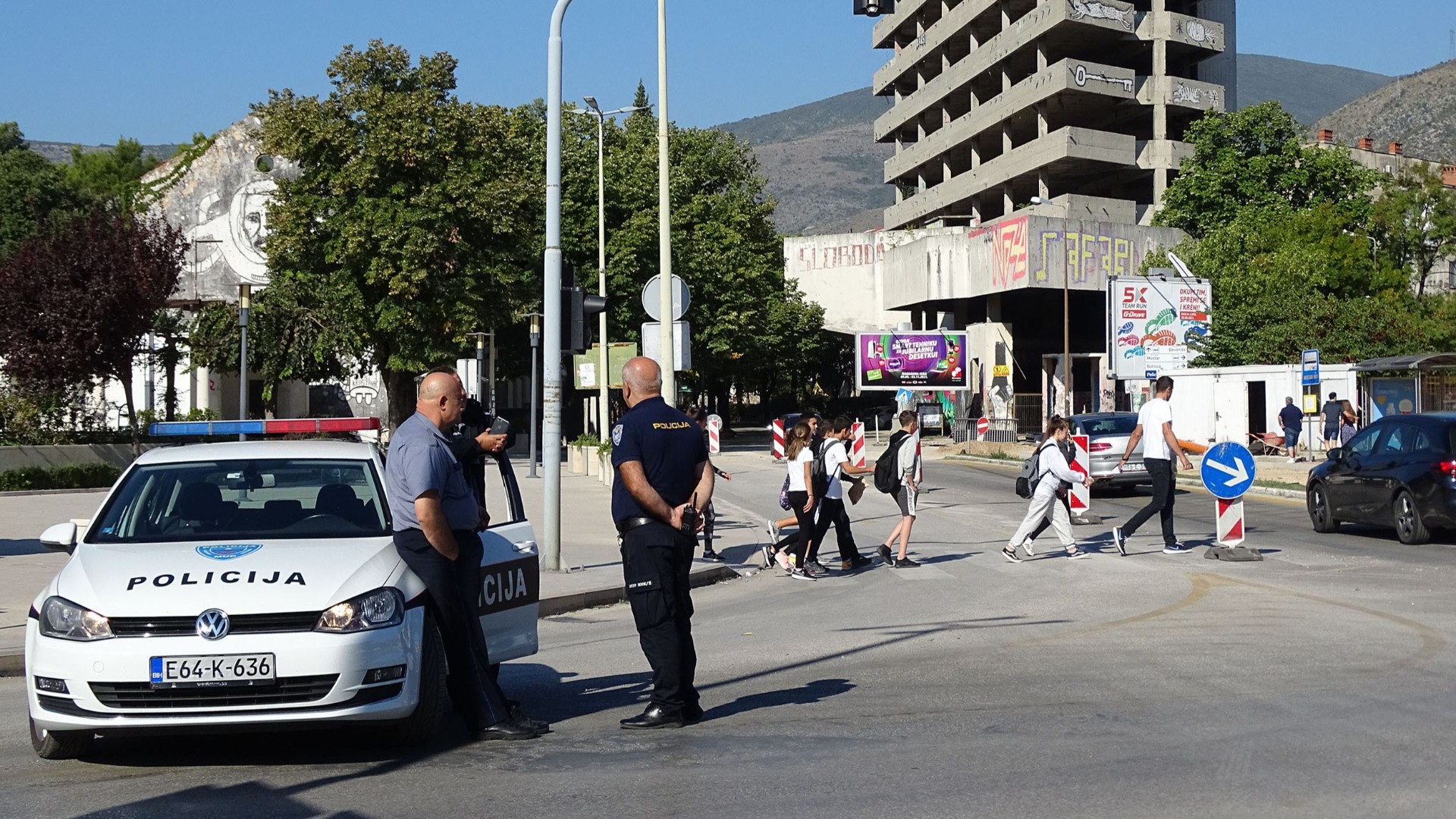 Strani državljani sa krivotovrenim dokumentima pokušali podići novac