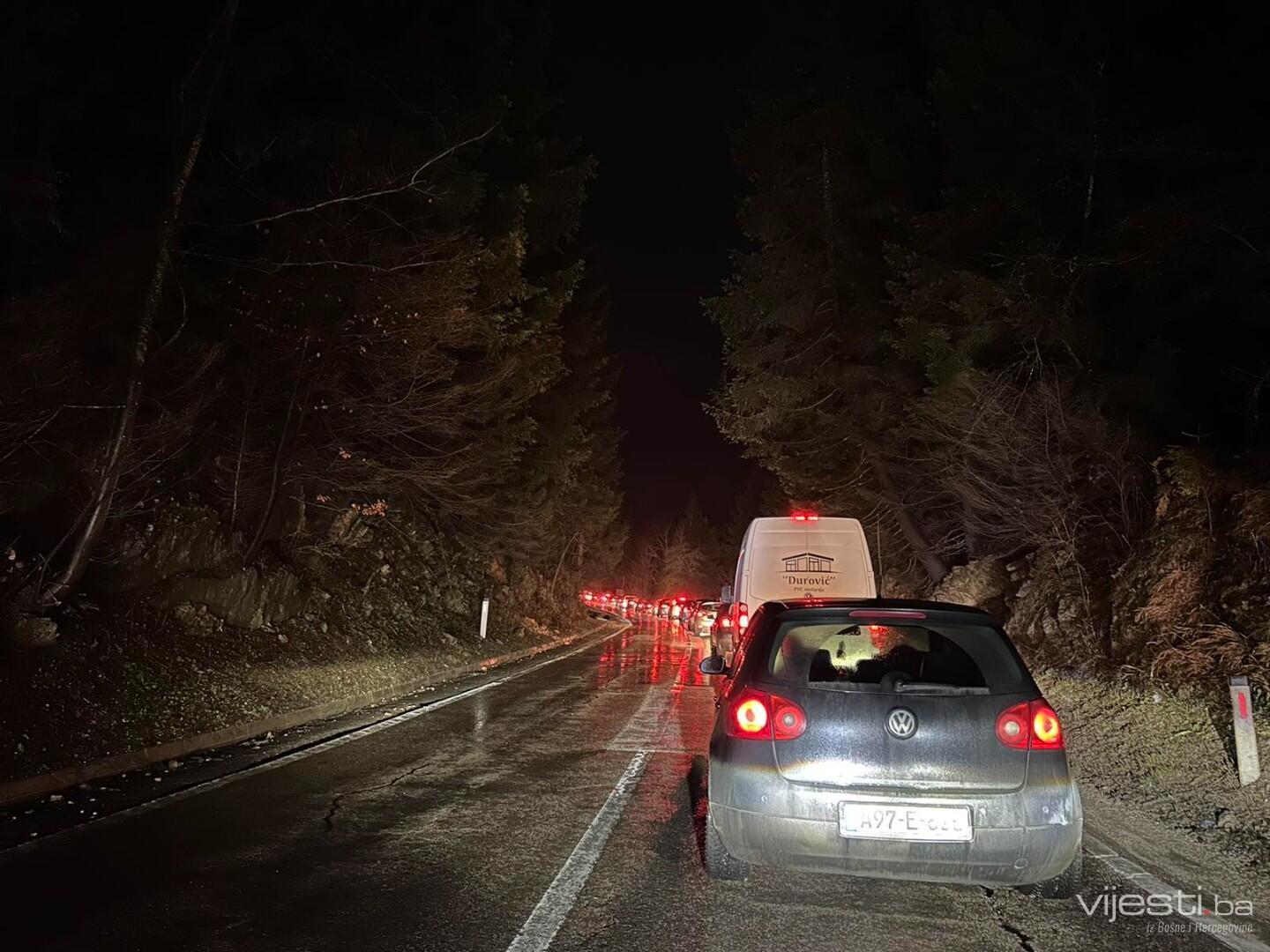 Sudar kod Olova, formirale se ogromne gužve prema Sarajevu