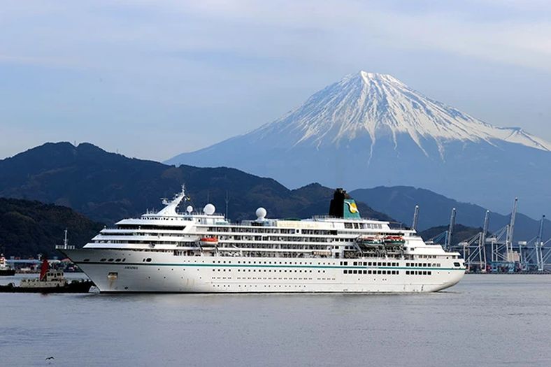 Sudar turističkog i teretnog broda kod Japana, ima poginulih