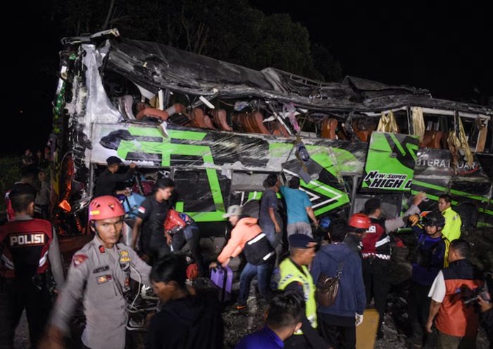 Teška nesreća u Indoneziji: Školskom autobusu otkazale kočnice, 11 stradalih