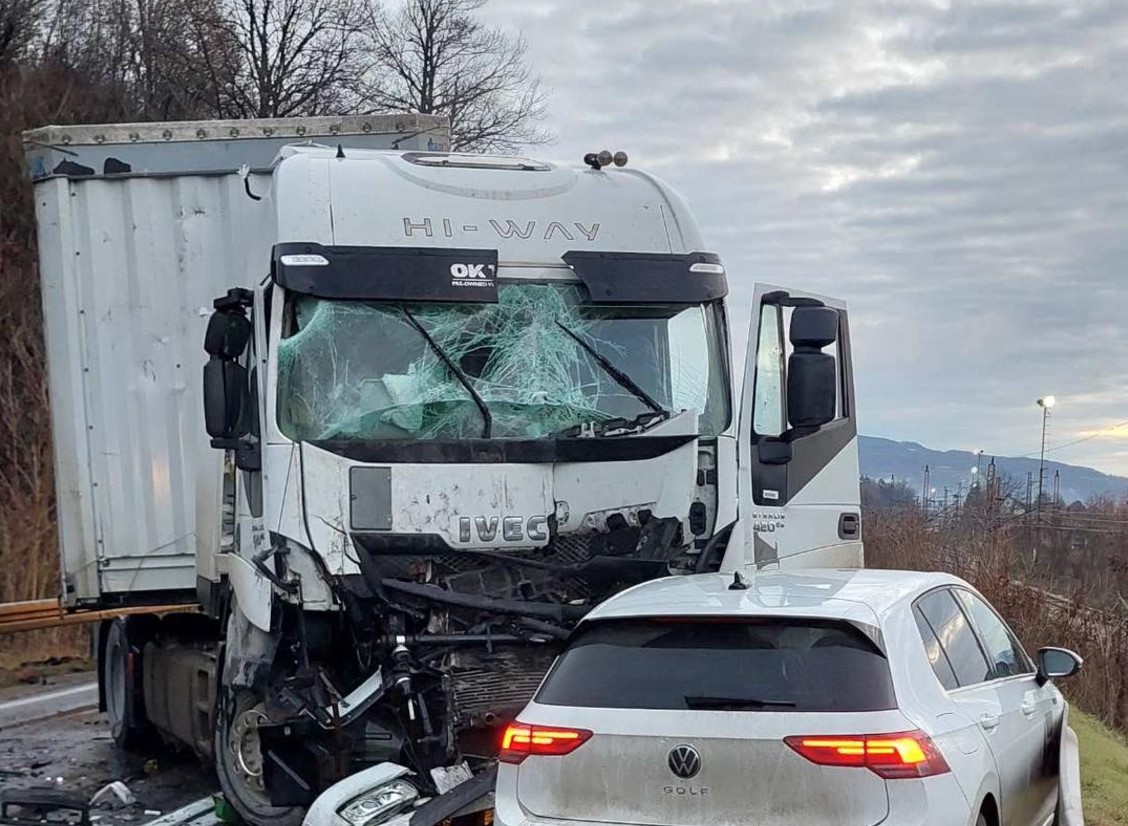 Teška saobraćajna nesreća kod Žepča: Očekuju se velike gužve!