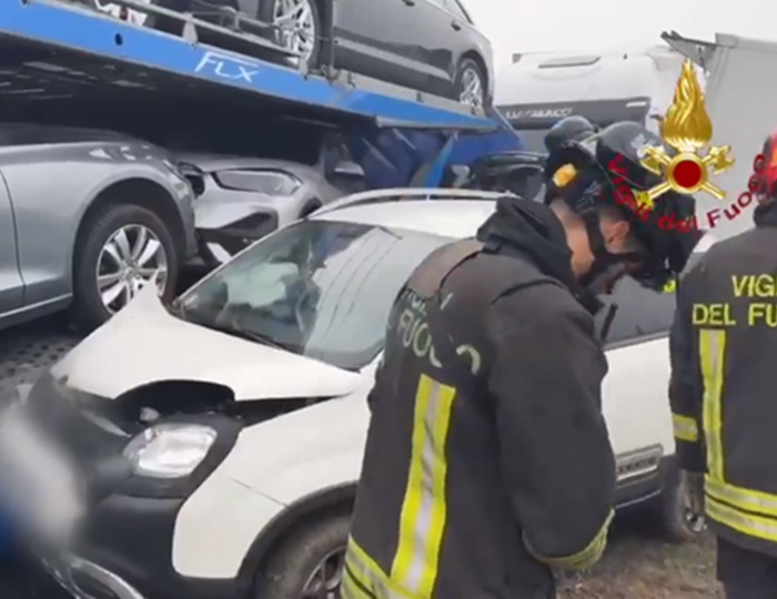 Teška saobraćajna nesreća u Italiji: U sudaru 20 vozila poginulo i dvoje supružnika