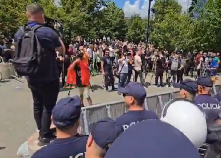 Tirana: Demonstranti napali policiju ispred zgrade Gradske skupštine