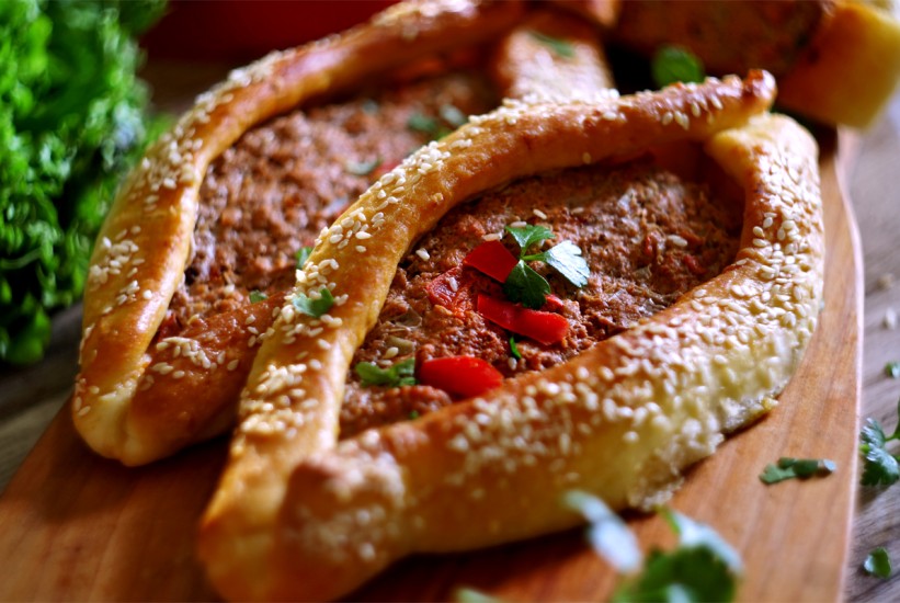 Tradicionalni turski pide: Recept koji odiše okusima Bliskog istoka