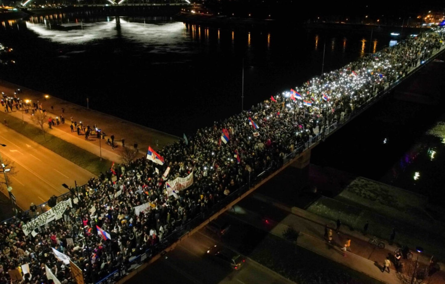 Tri mjeseca od pada nastrešnice u Novom Sadu: Danas nove blokade