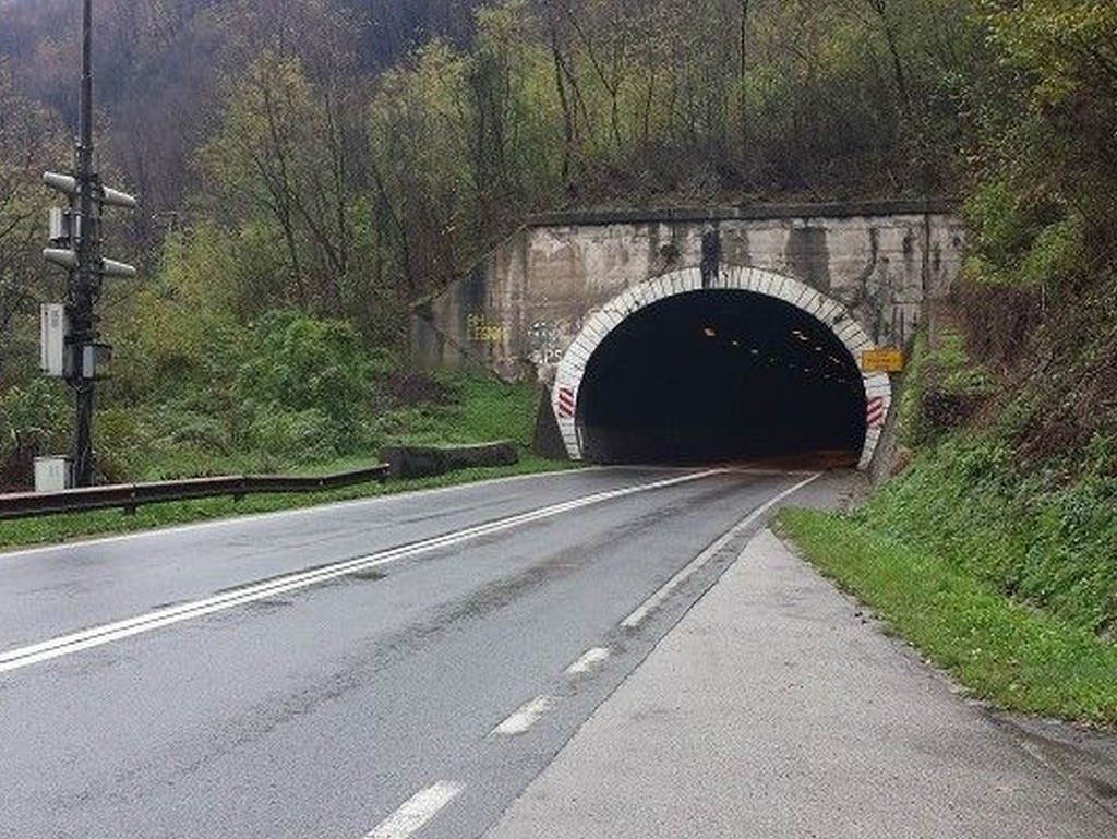 Tri osobe povrijeđene u udesu u tunelu Vranduk