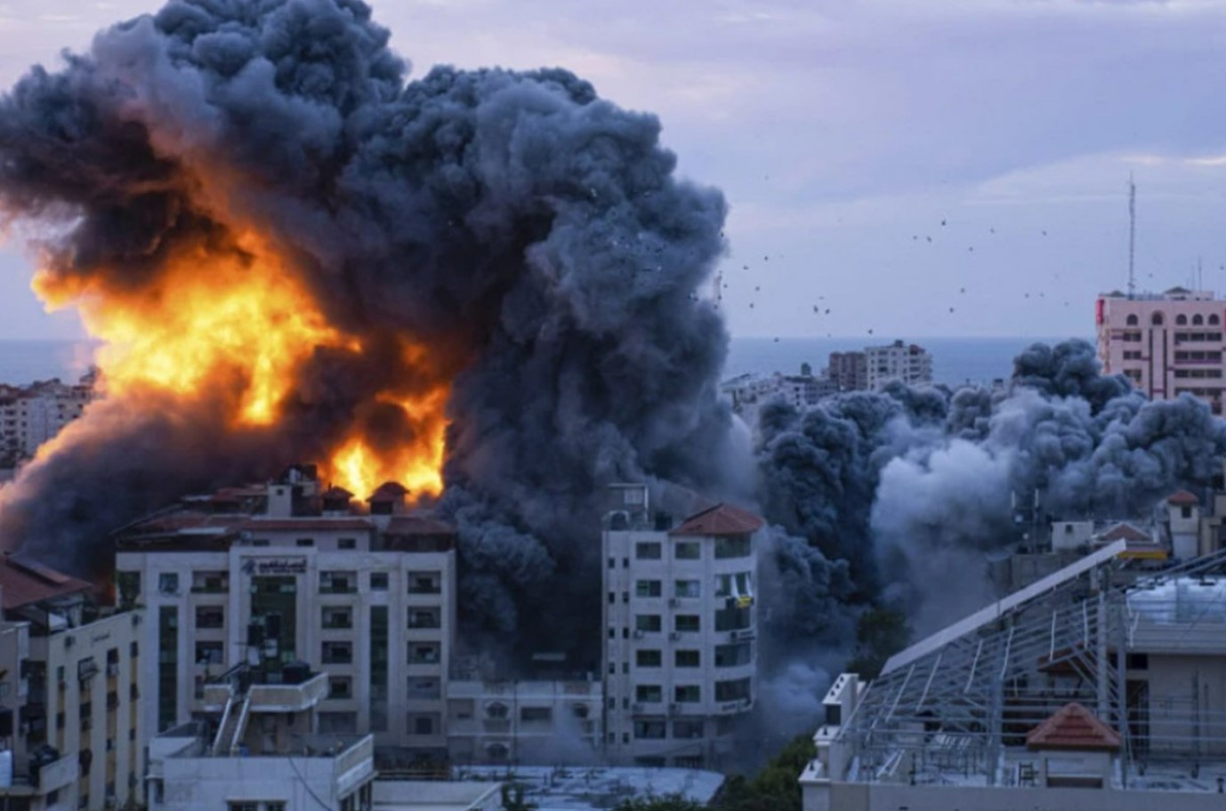 Troje Palestinaca ubijeno u izraelskom zračnom napadu na stambenu zgradu na sjeveru Gaze