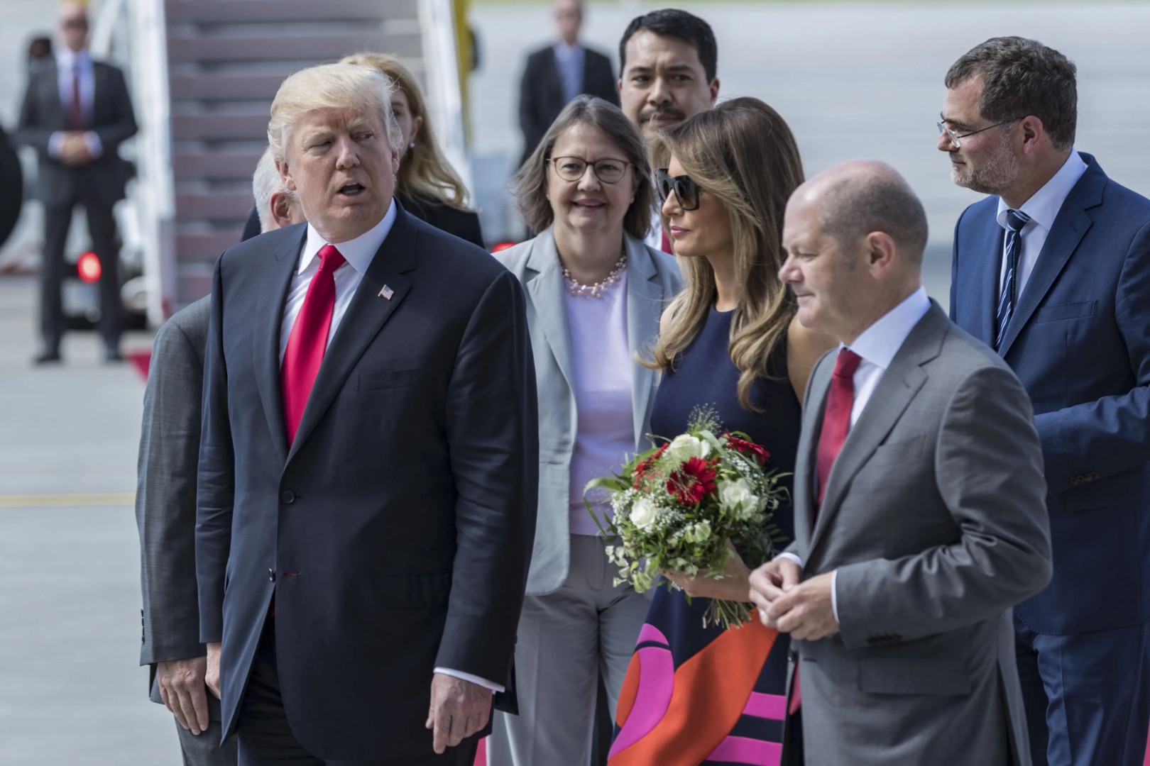 Trump u prvom razgovoru sa Scholzom obećao mir u Evropi