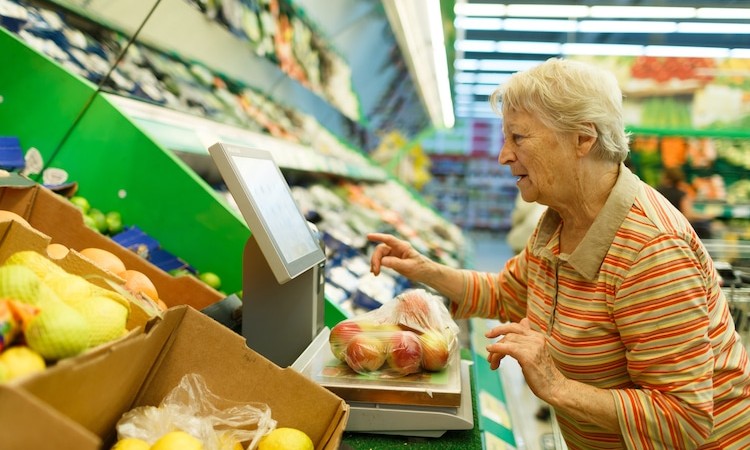 U Australiji sat vremena u supermarketima isključivo za starije kupce