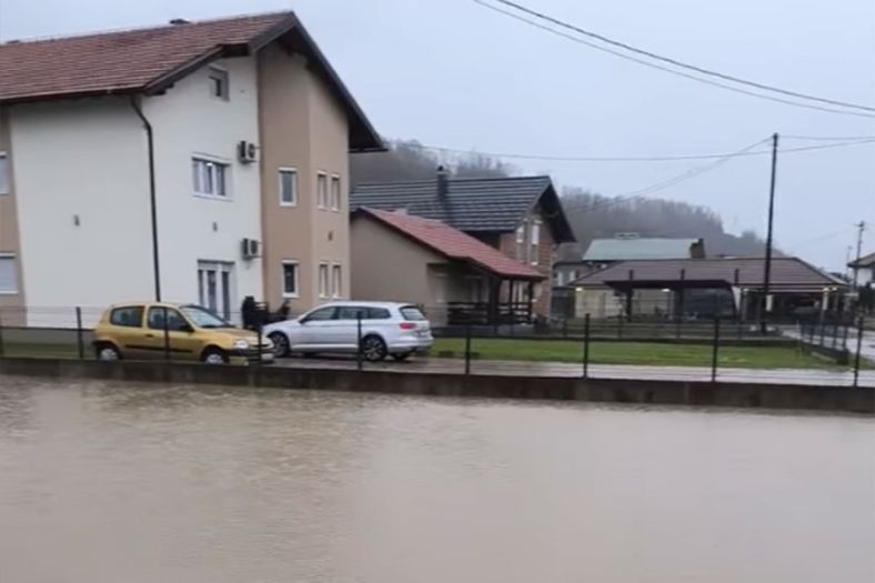 U Banjaluci se izlile otpadne vode, građani zabrinuti