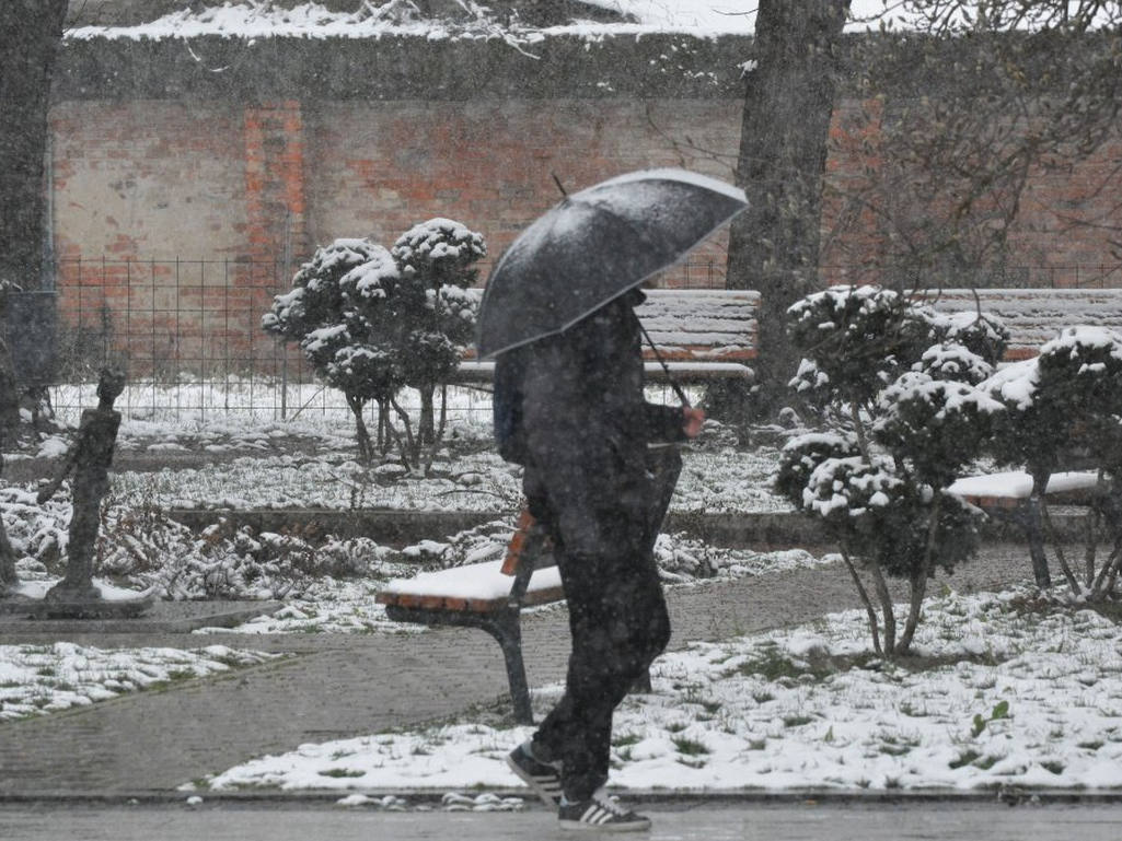 U BiH danas oblačno sa kišom i susnježicom, na planinama snijeg