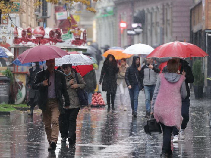 U BiH jutros oblačno s mjestimičnom kišom, na planinama slab snijeg