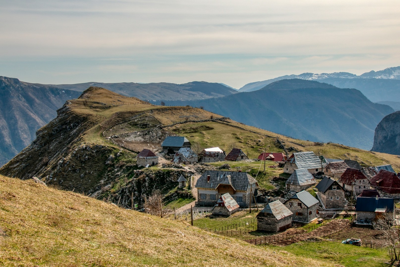 U BiH umjereno do pretežno oblačno, temperatura do 19 stepeni