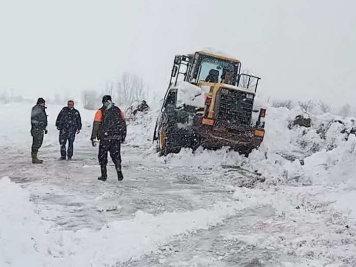 Drama u Bosanskom Petrovcu: Spasioci se pokušavaju probiti do trudnice