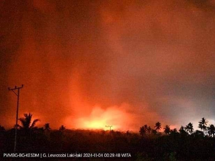 U erupciji vulkana Laki-Laki najmanje 10 mrtvih