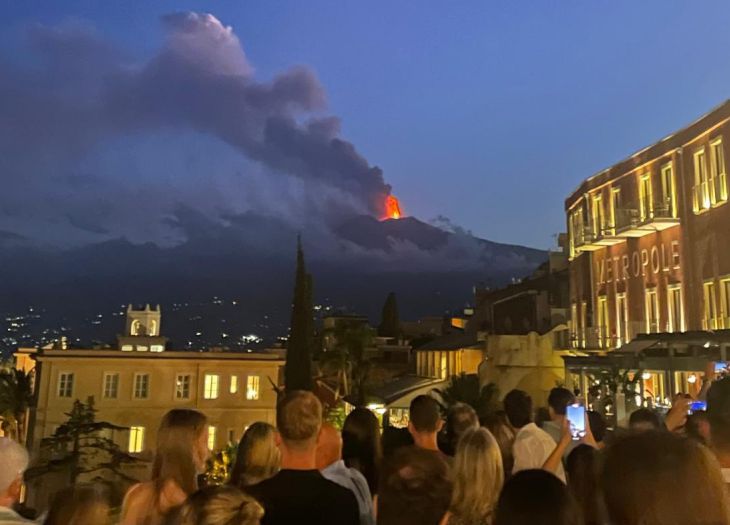 U Italiji eurptirao vulkan, dio stanovnika evakuisan