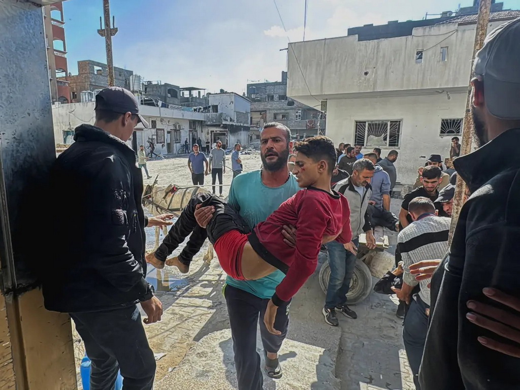 U izraelskim zračnim napadima u ponedjeljak u Gazi ubijeno najmanje 10 Palestinaca