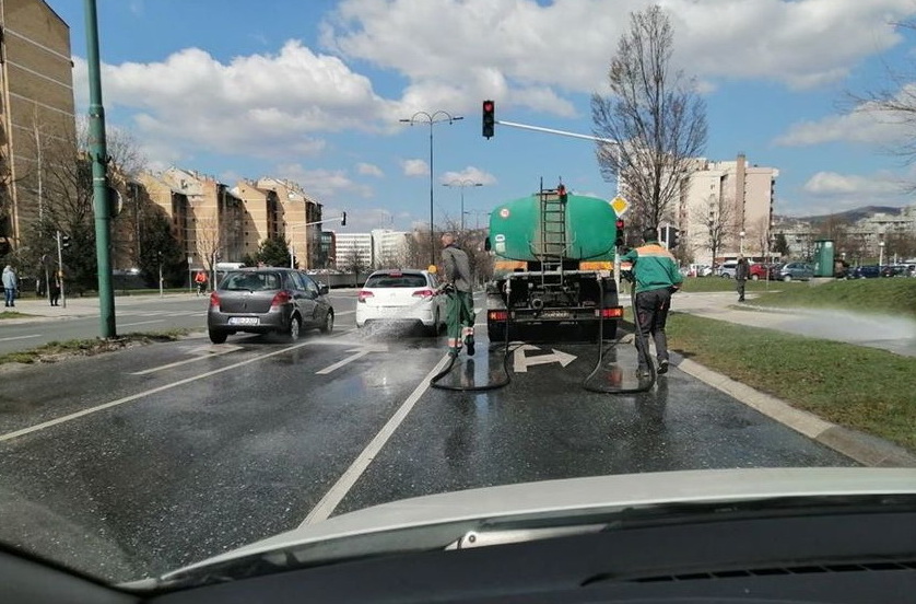 U Kantonu Sarajevo se pojačano odvozi smeće, a ulice se čiste i dezinfikuju