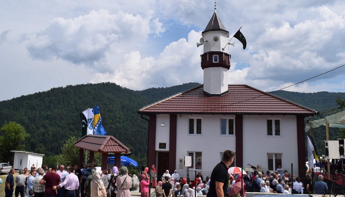 U Kladnju svečano otvorena  'Bosanska džamija'