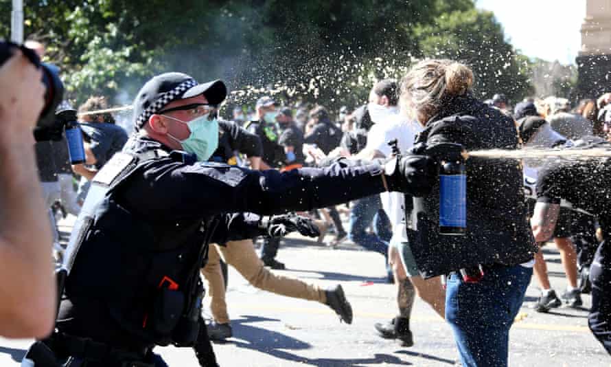 U Melburnu i Sidneju protesti zbog restrikcija, više stotina uhapšenih