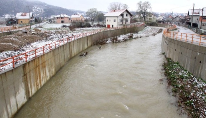 U nekim općinama povišeni vodostaji rijeka, na snazi mjere odbrane