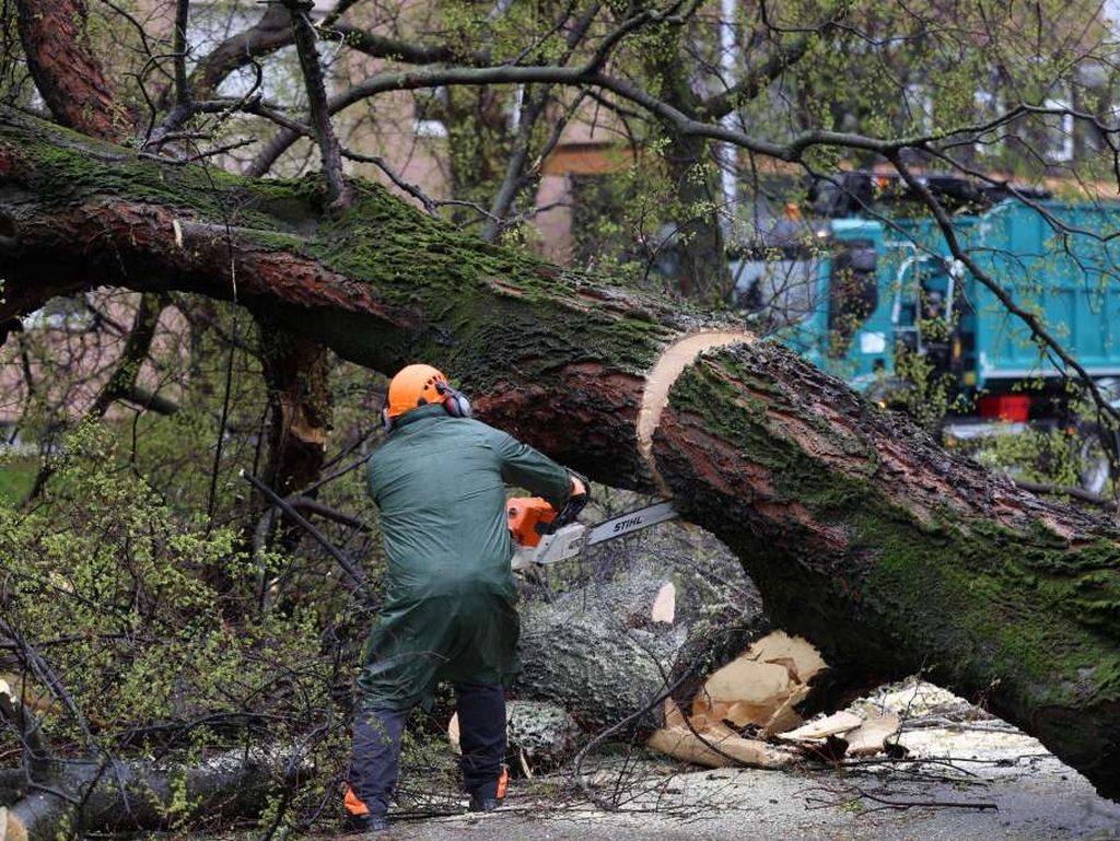 U nevremenu u Zagrebu lakše povrijeđeno više osoba