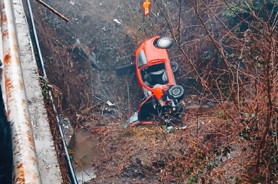 U saobraćajnoj nesreći kod Živinica povrijeđena jedna osoba