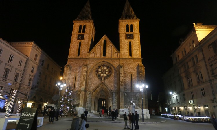 U sarajevskoj Katedrali održana Sveta misa Božićnog bdijenja